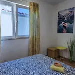 Neda Apartment *