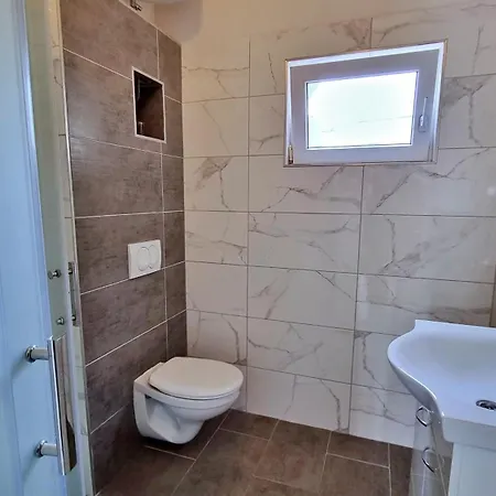 Apartman Neda Omis