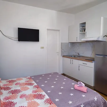 Neda Apartment Omis