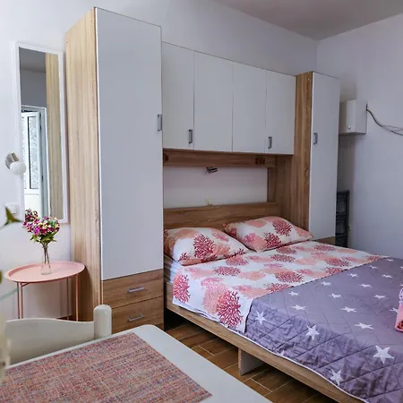 Apartment Neda Omis