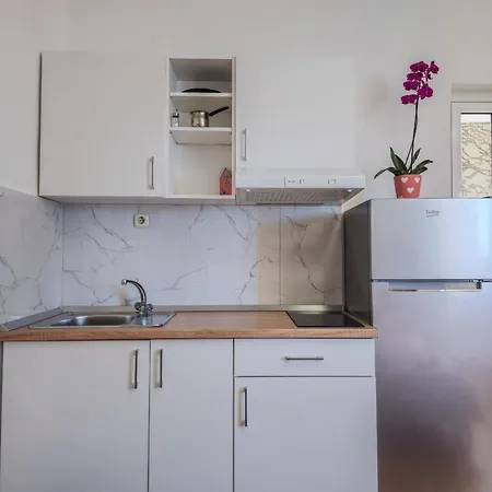 Neda Apartment