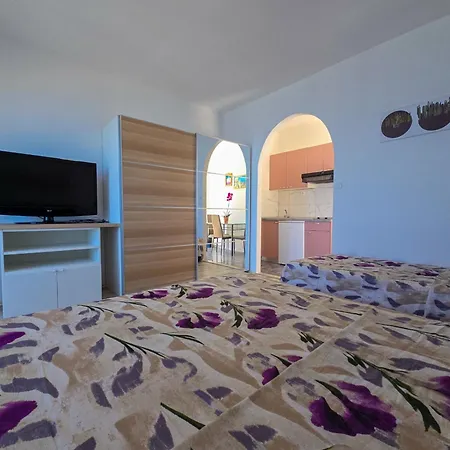 Neda Apartment Omis