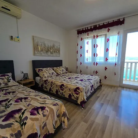Neda Apartment