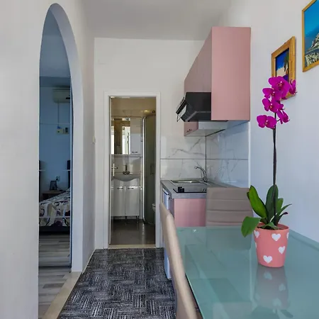Neda Apartman Omis