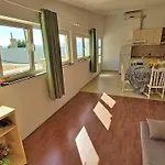 Neda Apartamento *