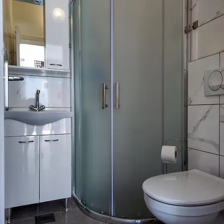Neda Apartament *